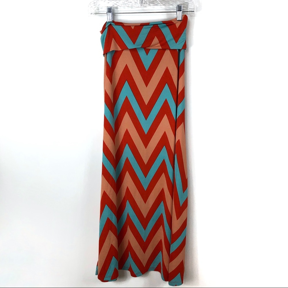 Vanilla‎ Bay Chevron striped maxi skirt stretchy